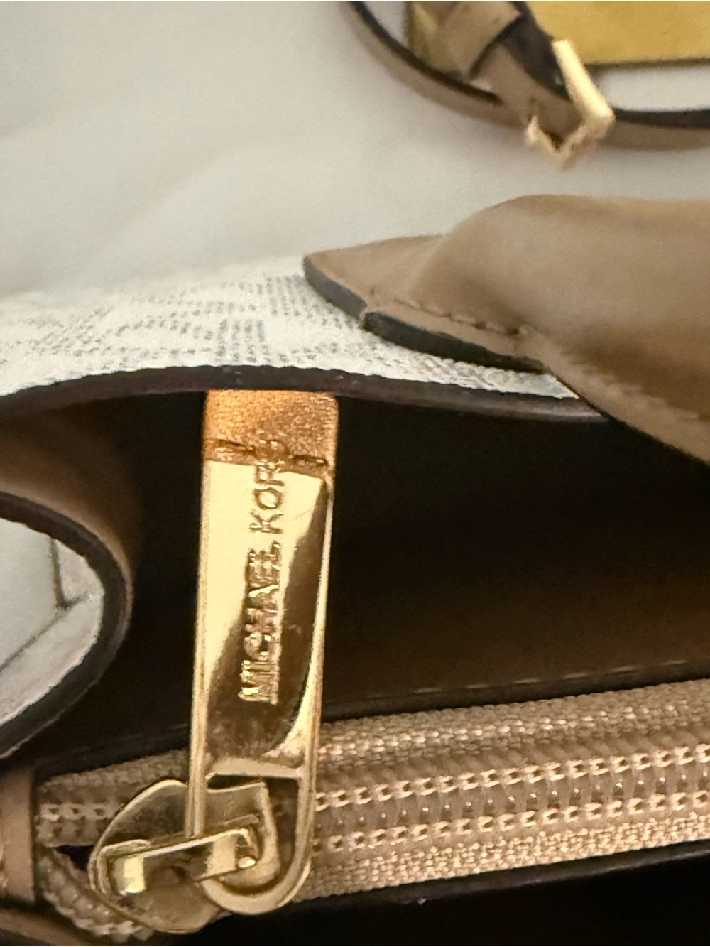Michael Kors Beige and Yellow Stripe Satchel Handbag with Crossbody & bag charm! - Picture 4 of 15